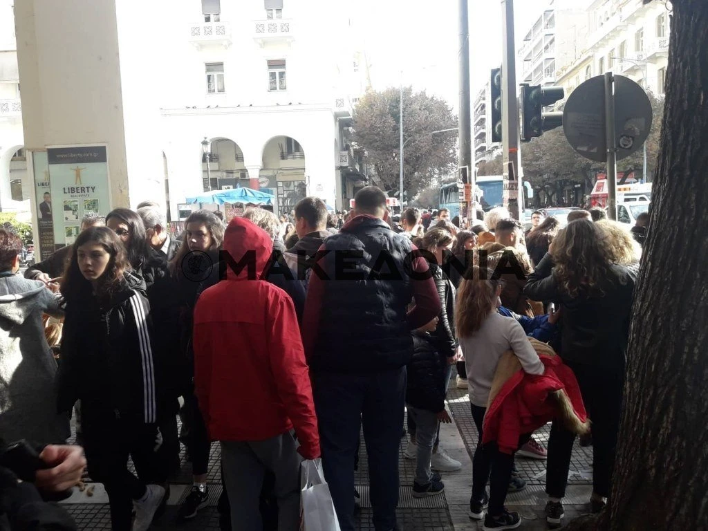 thessaloniki-kosmos-black-friday-aristotelous-LQ54S.jpg