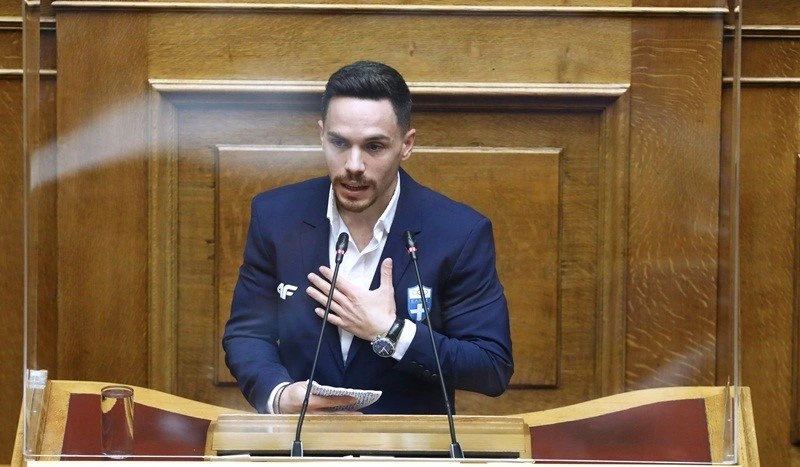 petrou.jpg