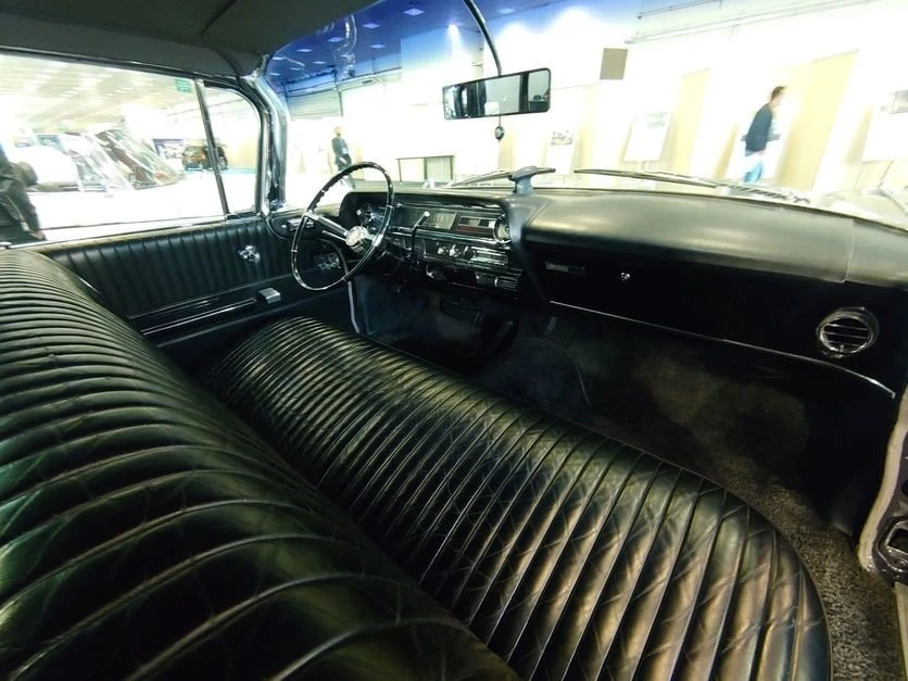 cadillac-fleetwood-limousine-1964-onassis-4-50.jpg