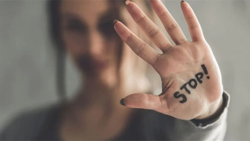 via-kata-ton-gynaikon-emfyli.jpg?v=0