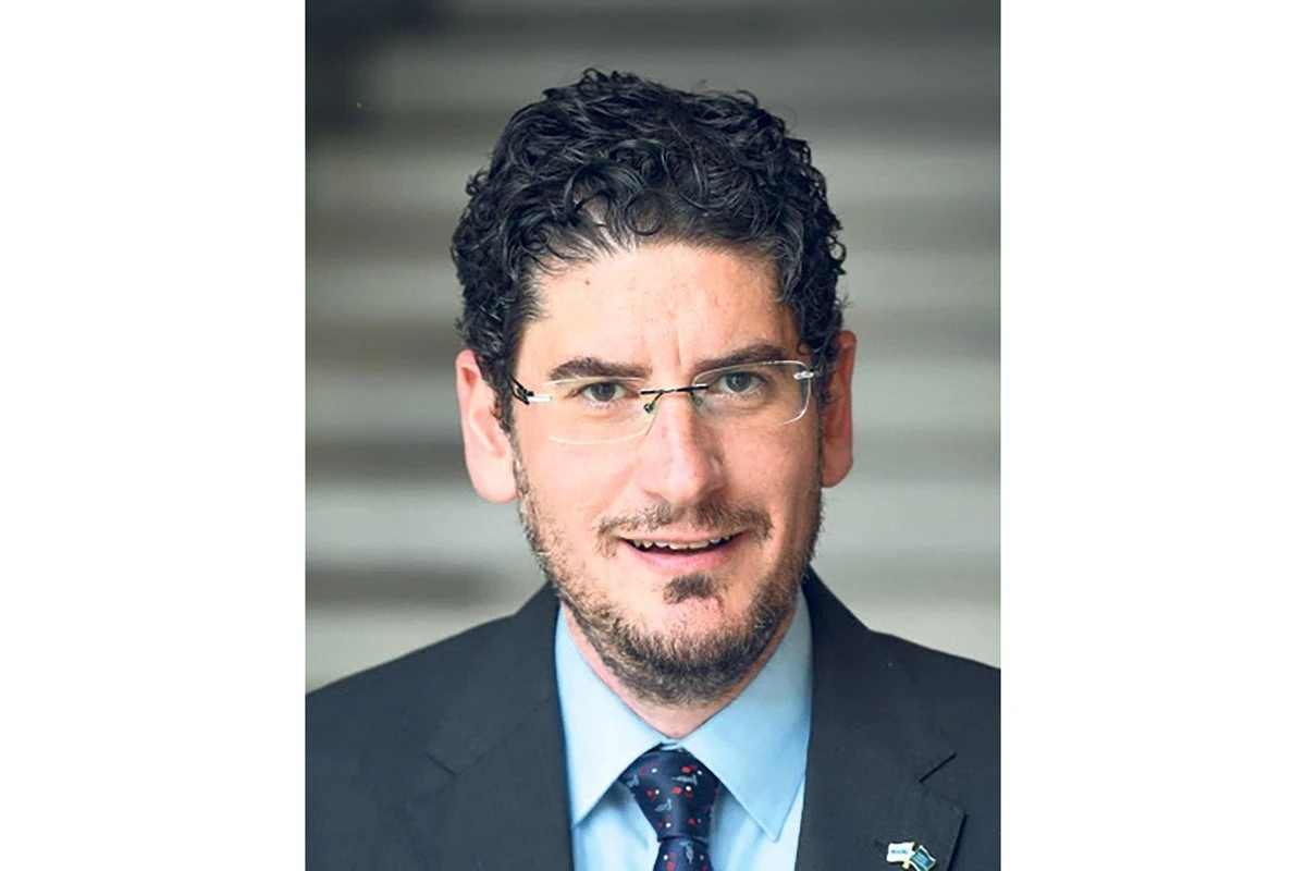 17-interview-leon-saltiel.jpg