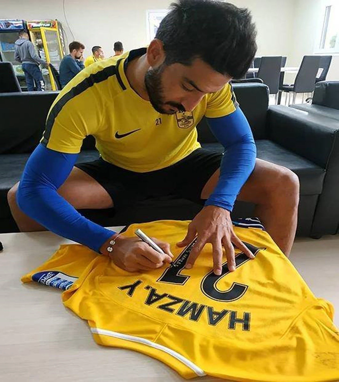 younes.jpg