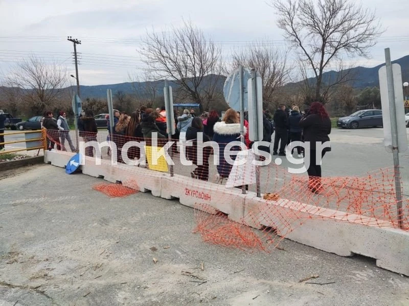 diamartyria-sykia-xalkidikis-trypa-sti-gefyra3.jpg