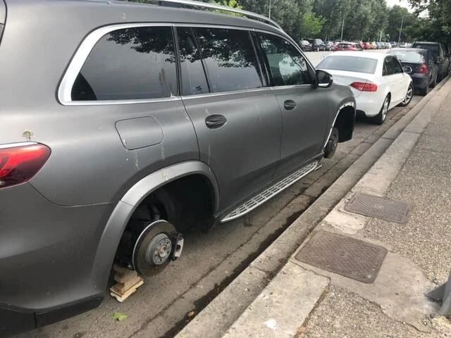 Φωτογραφία αρχείου από κλοπή μερών αυτοκινήτου 