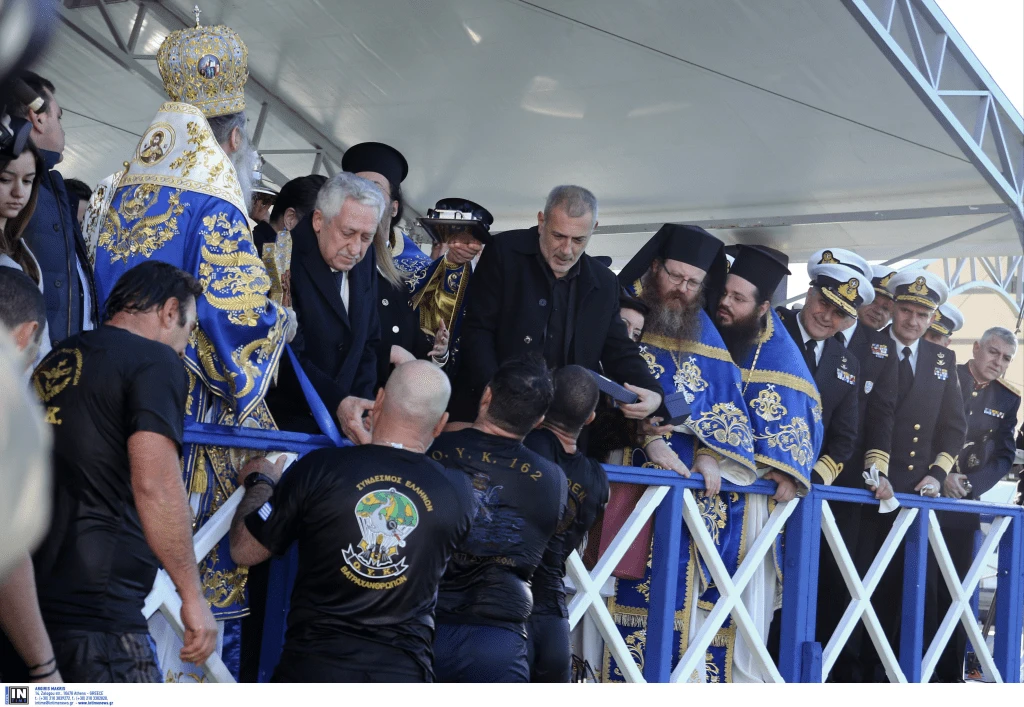 theofania-peiraias-2019b.png