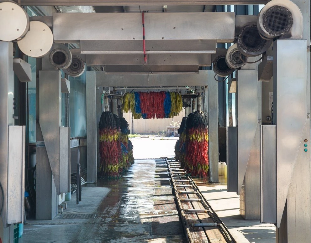 sakis-car-wash-4.jpg