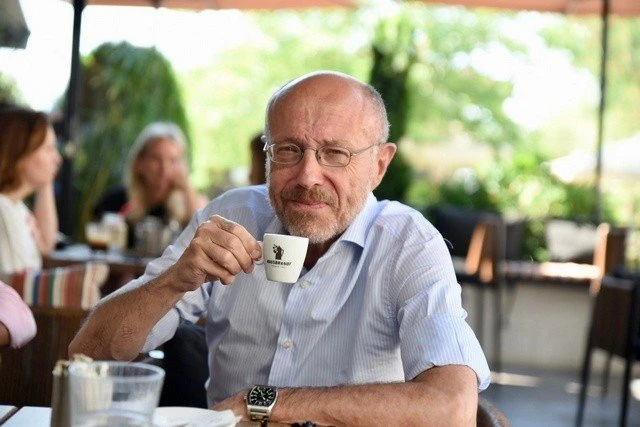 vartzopoulos.jpeg