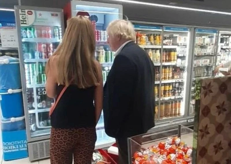 boris-jonhson-evia-supermarket.jpg