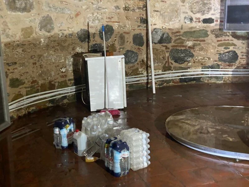 lefkos-pyrgos-plimmyrise-kakokairia3.jpg