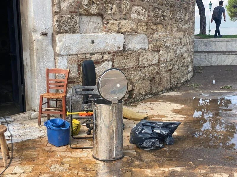 lefkos-pyrgos-plimmyrise-kakokairia4.jpg