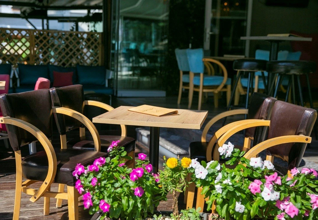 andre-cafe-bar6.jpg