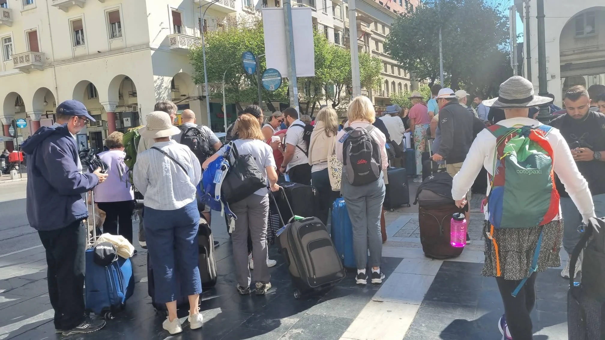 touristes-thessaloniki-october1-GCWfl.jpg