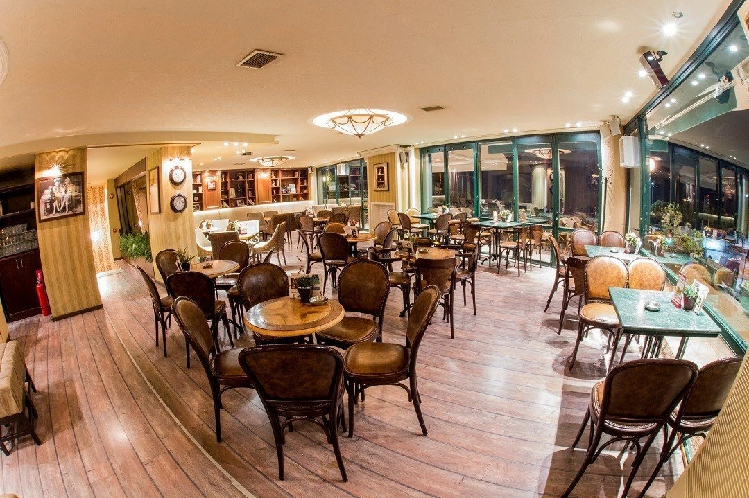cafe-le-monde2.jpg