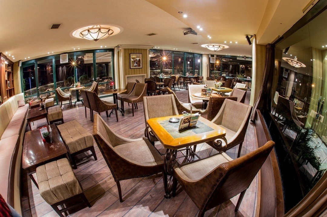 cafe-le-monde3.jpg