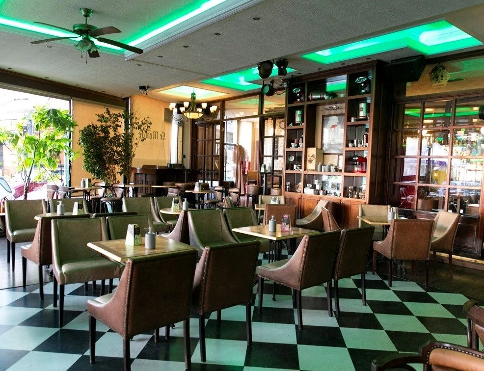 cafe-le-monde5.jpg
