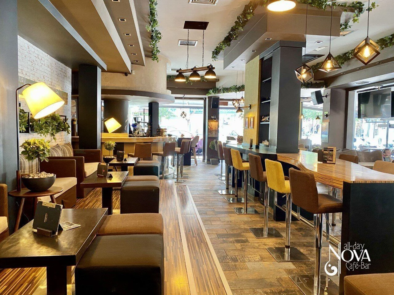 nova-cafe2.jpg