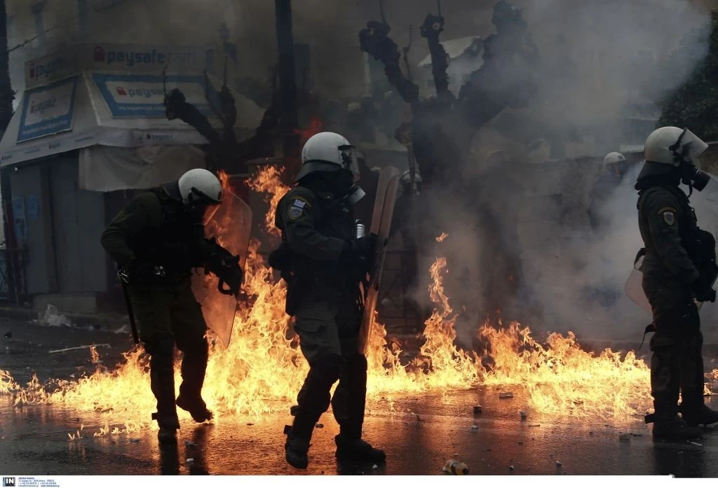 syllalitirio-syntagma-epeisodia7.jpg