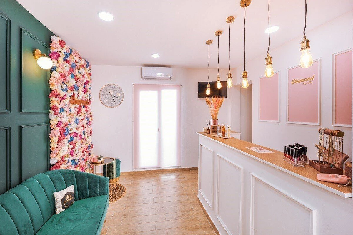 diamond-luxury-beauty-salon1.jpg