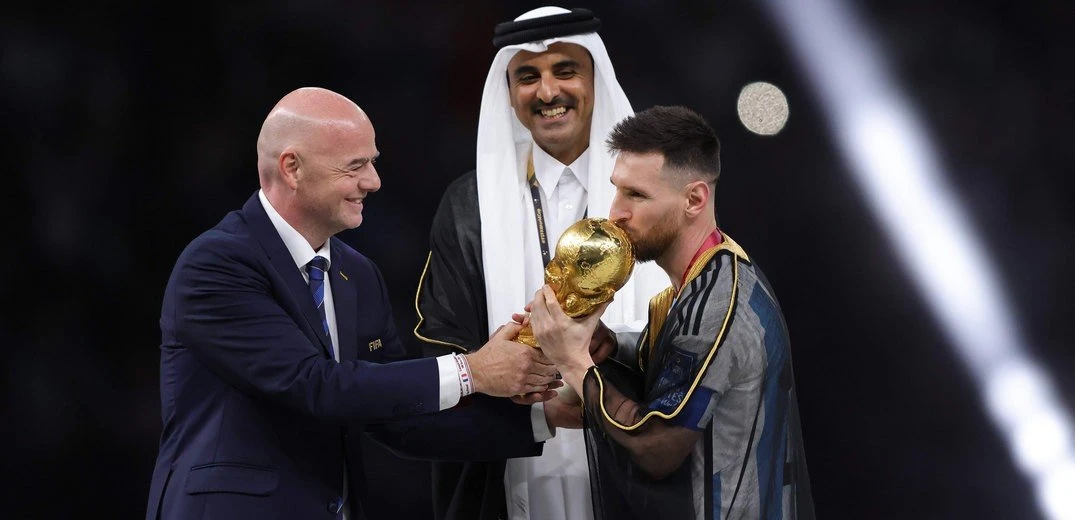 messi-infantino-emiris-qatar.jpg