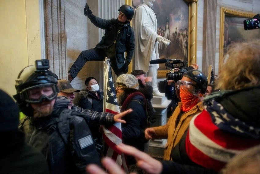 capitol4.jpg