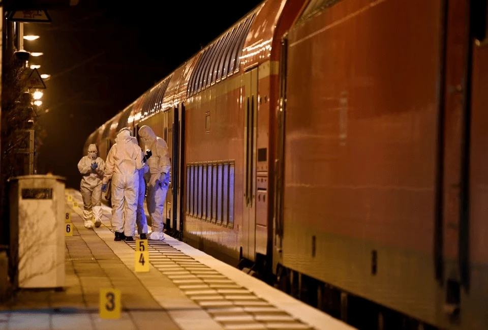 stathmos-trainon-germania-maxairoma2.png