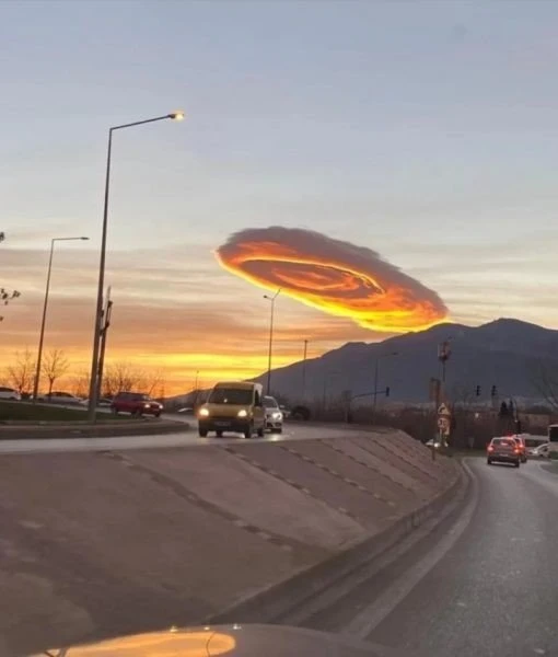 ufo-cloud-3-510x600.jpg