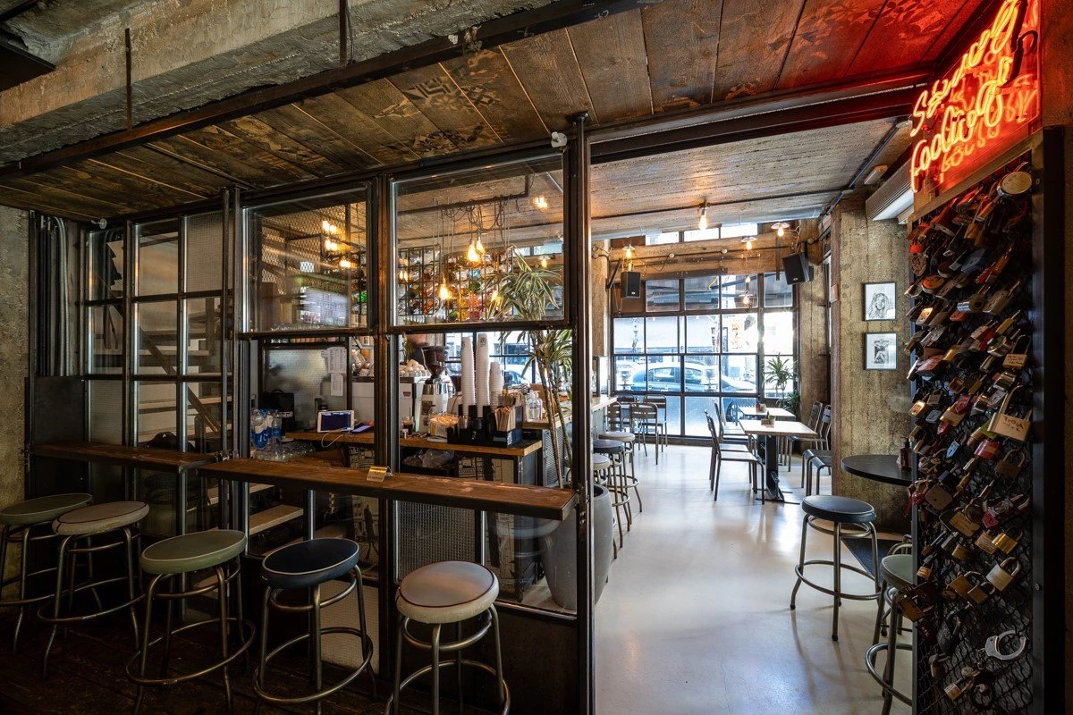 pantheon-bar12.jpg