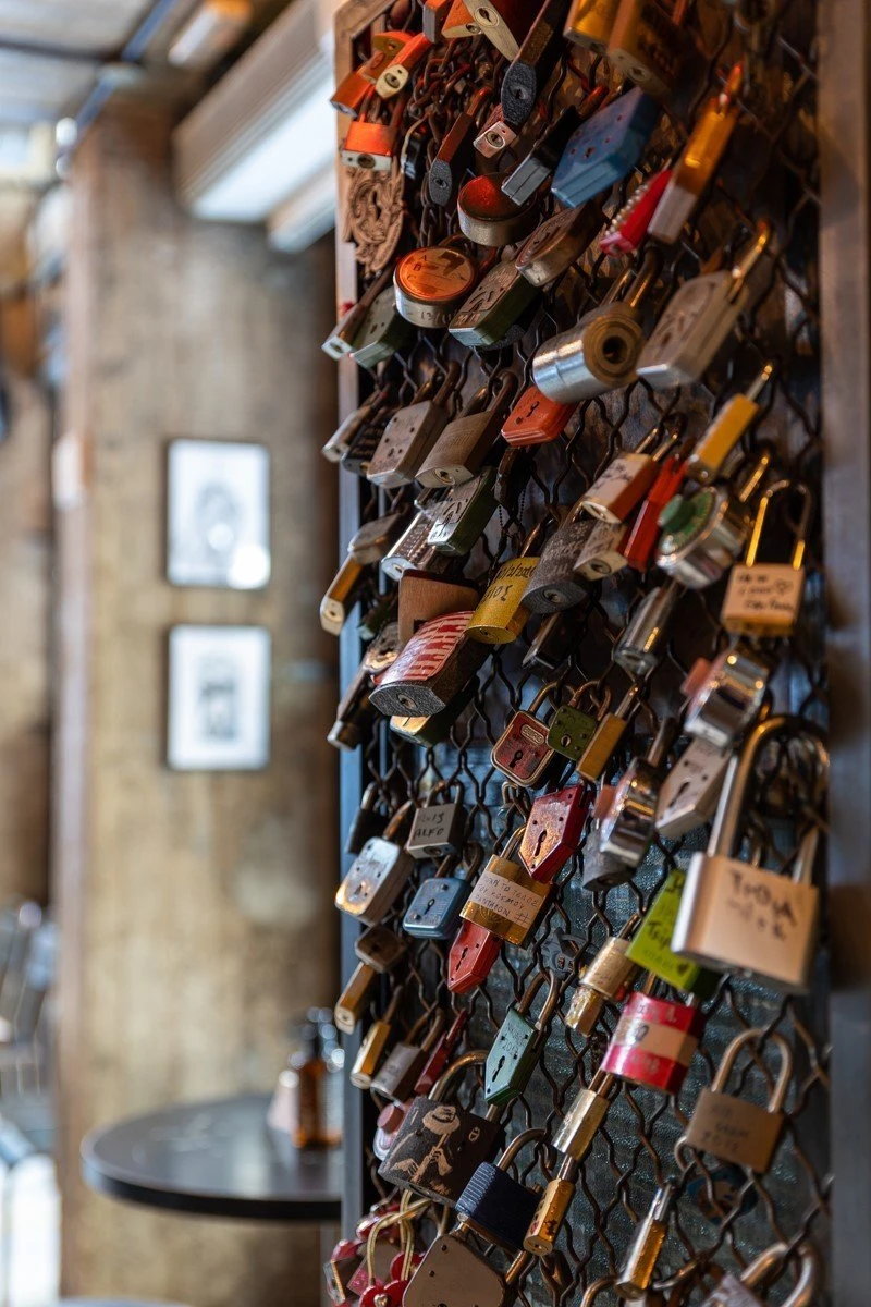 pantheon-bar19.jpg