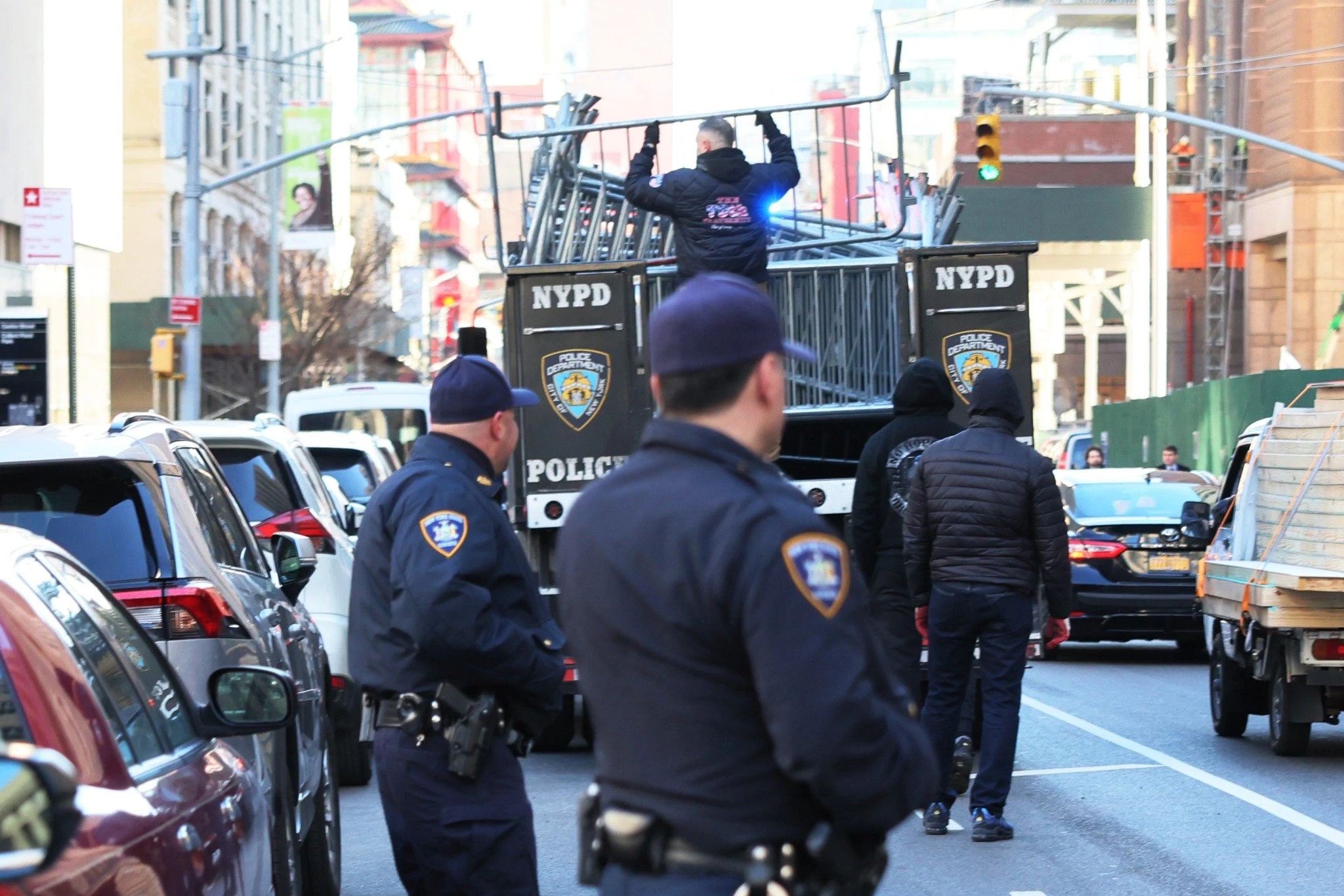 ny-court-officers-watch.jpg
