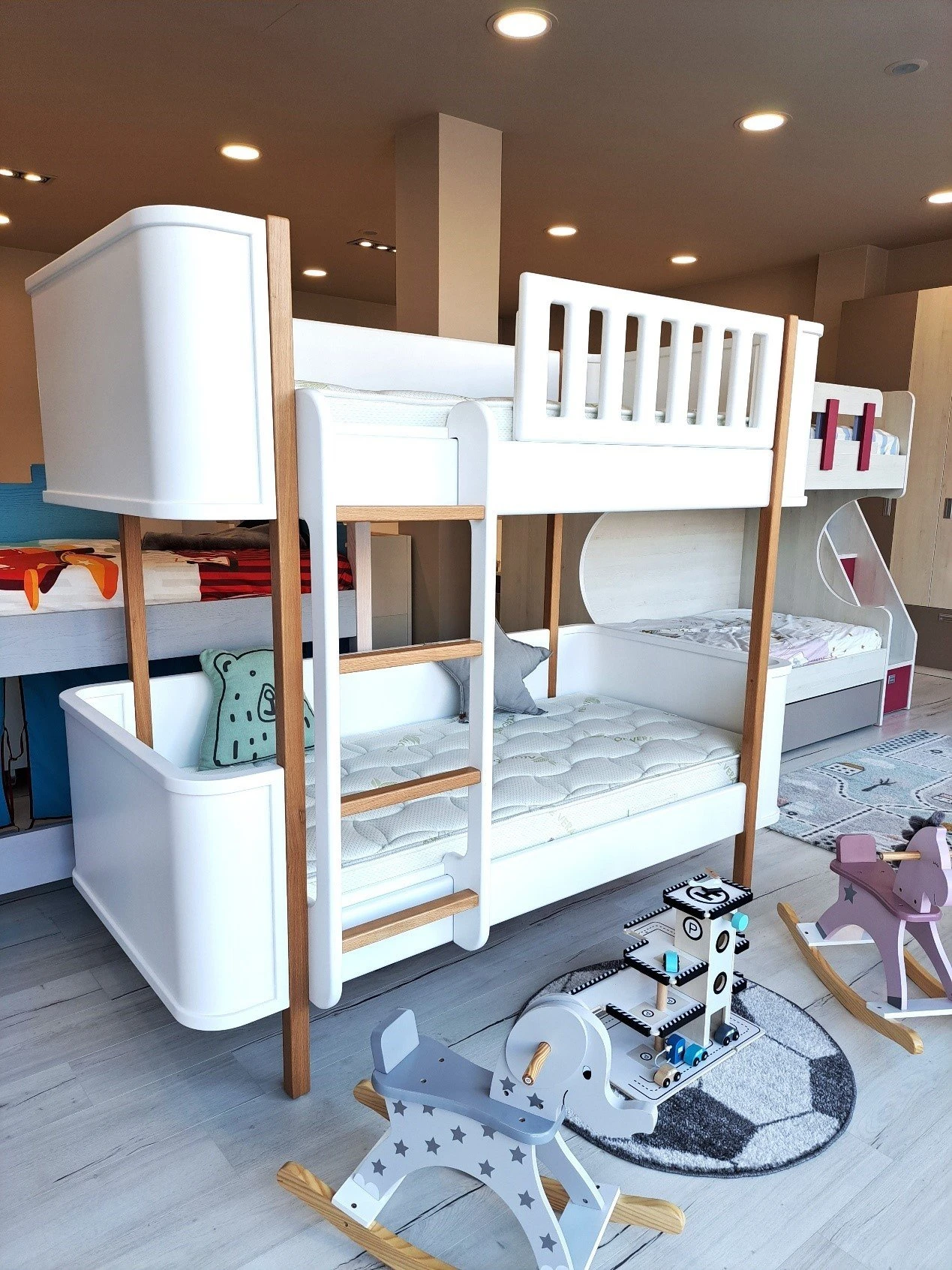 sidis-furniture5.jpg