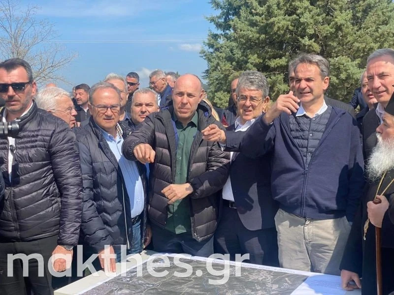 mitsotakis-periastiko-dasos-pavlou-mela2.jpg