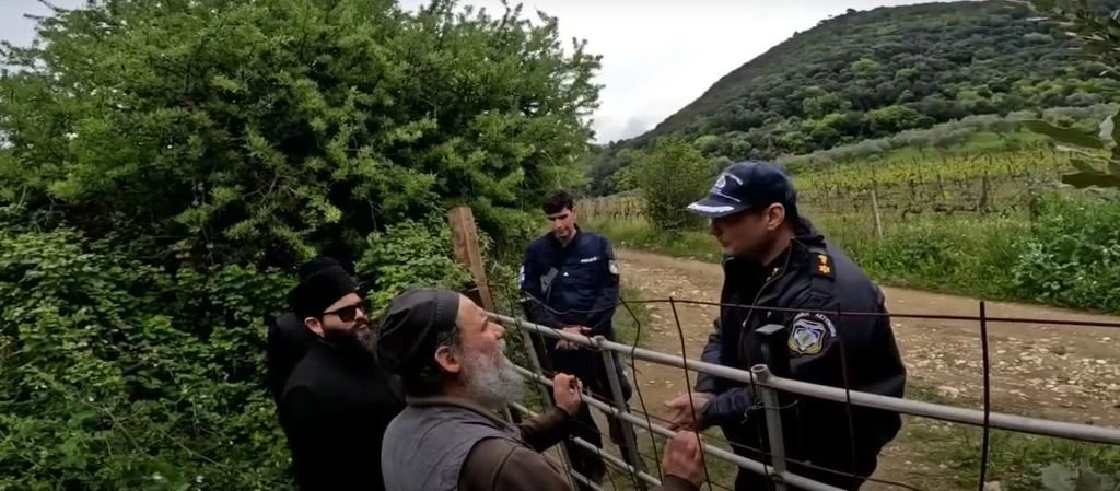 paranomoi-monaxoi-esfigmenou-agio-oros.jpg