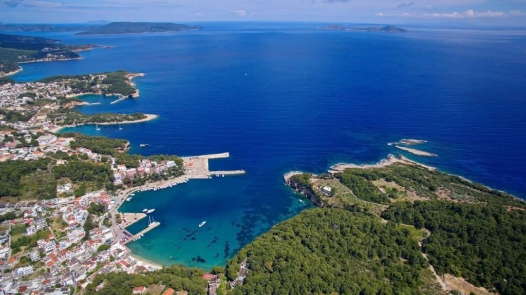 Η παραλία Πατητήρι στην Αλόννησο