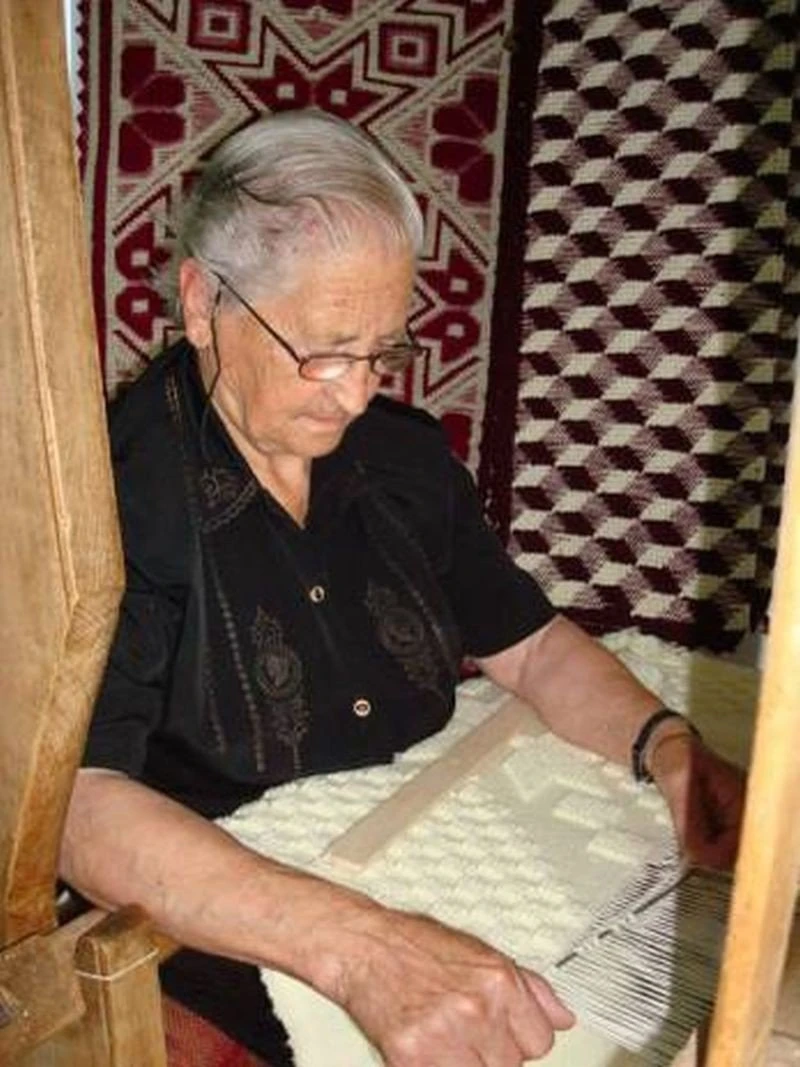 ossa-yfantra-kyra-vaggelio-pasxalidou3.jpg