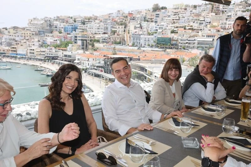 mikrolimano-tsipras.jpg