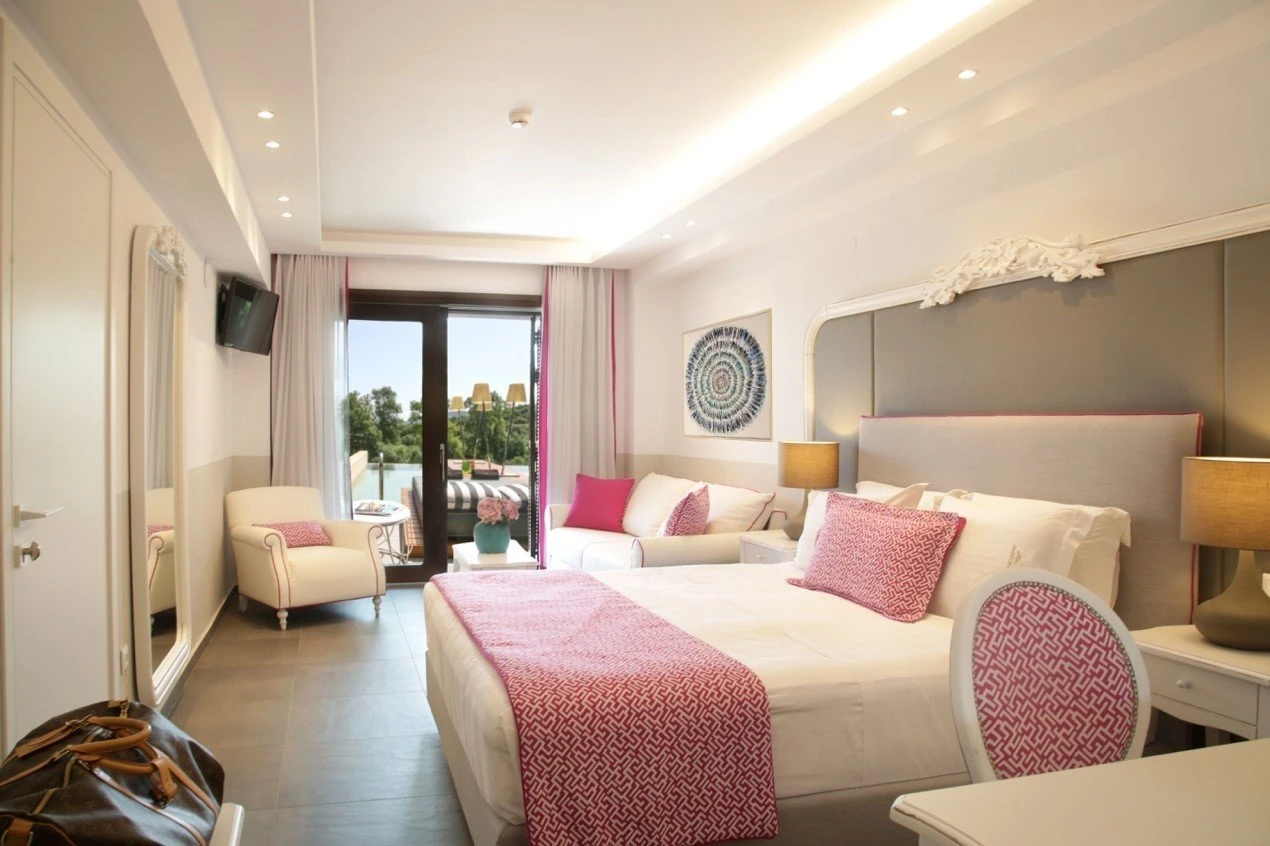 avaton-luxury-hotel-villas6.jpg