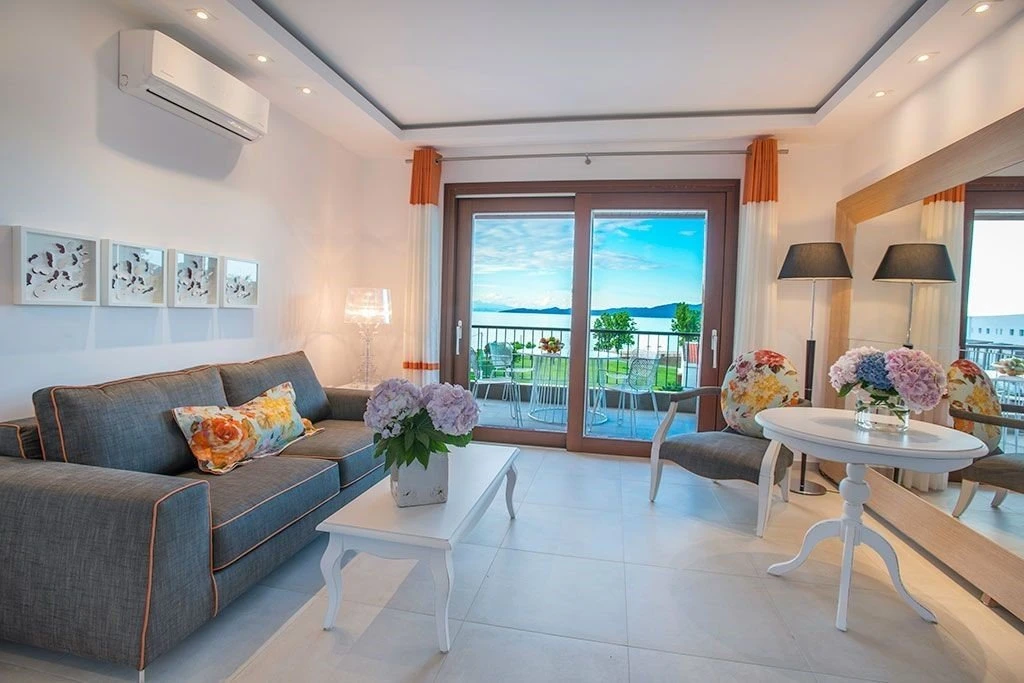 avaton-luxury-hotel-villas93.jpg