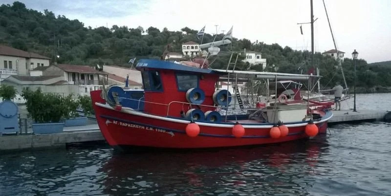 karavi-karnagio-ierissos.jpg