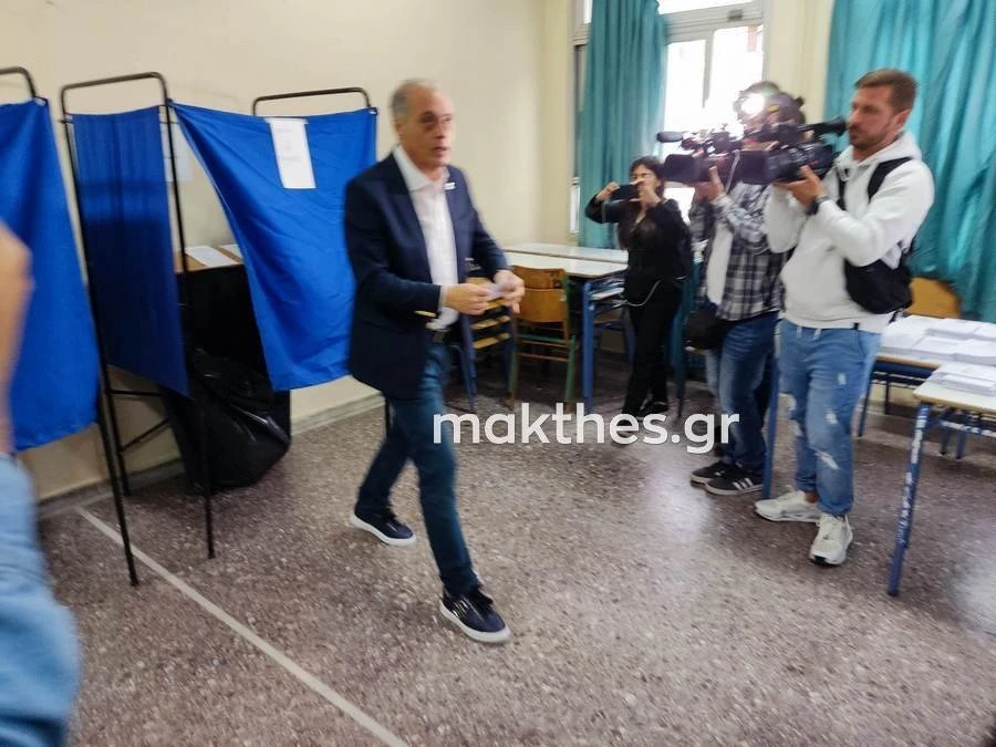 velopoulos1.jpg