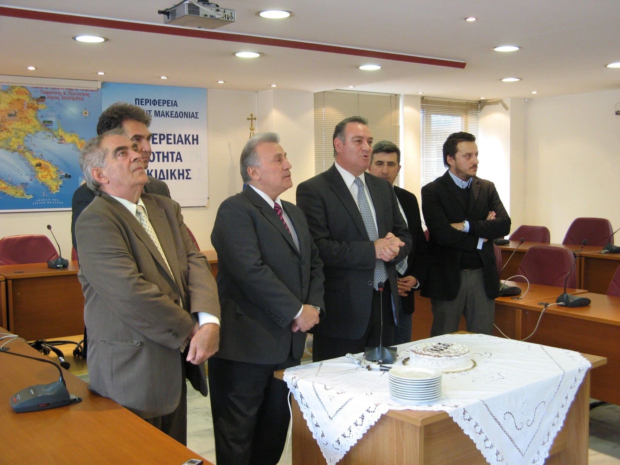 giannis-giorgos-proinos-kafes-me-psomiadi.jpg