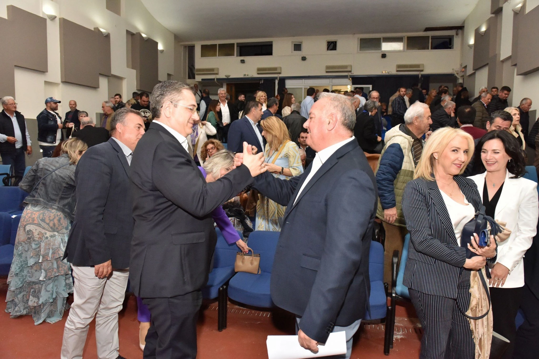 giannisa-giorgos-proinos-kafes-me-tzitzikosta.jpg