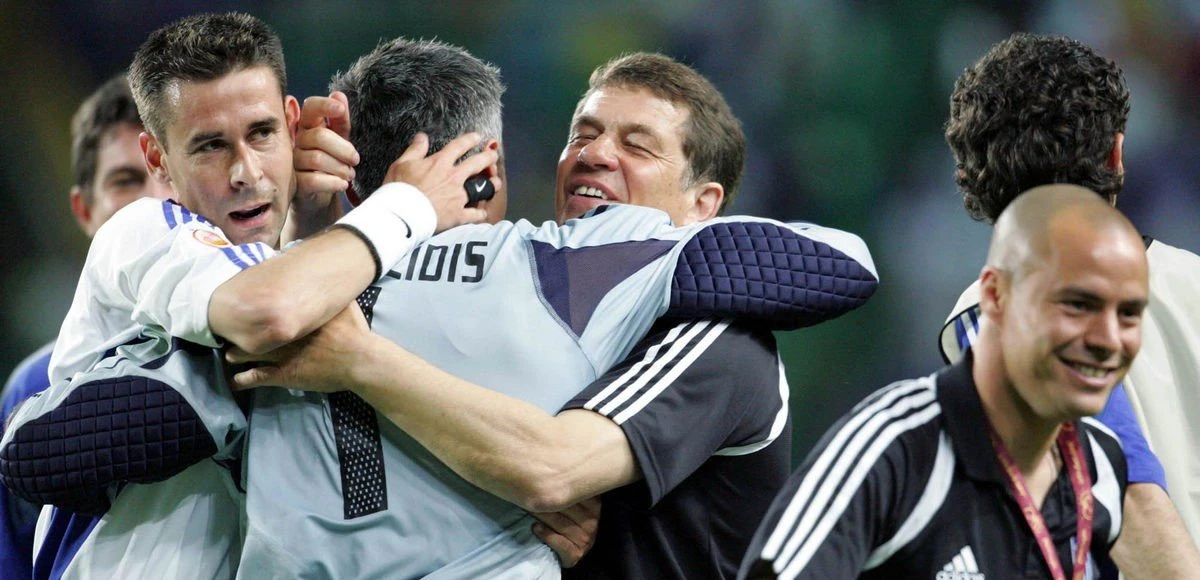 ethniki-rehagel-panig-2004.jpg