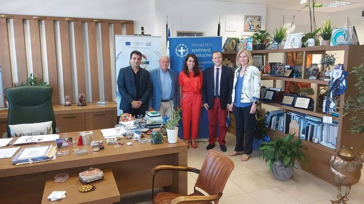 Από αριστερά: Κωνσταντίνος Χατζηστέργος, Αναπληρωτής Καθηγητής στο Τμήμα Γενετικής, Ανάπτυξης και Μοριακής Βιολογίας του Τμήματος Βιολογίας του ΑΠΘ, Χρήστος Πλευρίτης, μέλος του Ελληνικού Συλλόγου για την Αταξία του Φρίντριχ, Βούλα Πατουλίδου,  Αντιπεριφερειάρχης Θεσσαλονίκης, Στράτος Στυλιανίδης, Καθηγητής ΑΠΘ, Αντιπρύτανης Έρευνας και Διά Βίου Εκπαίδευσης ΑΠΘ, Αντιγόνη Λάζου, Καθηγήτρια Φυσιολογίας στο Τμήμα Βιολογίας του ΑΠΘ. 