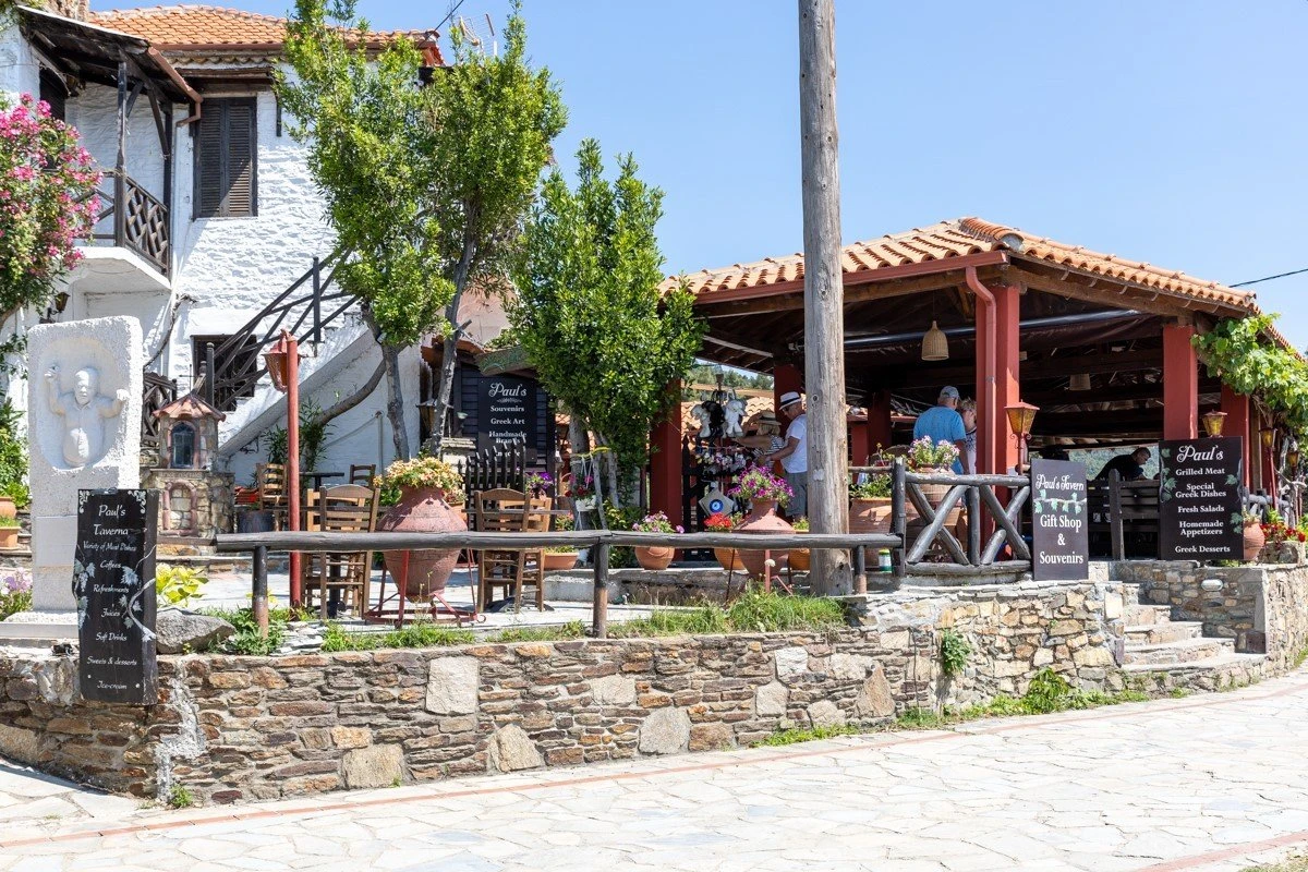 pauls-tavern11.jpg