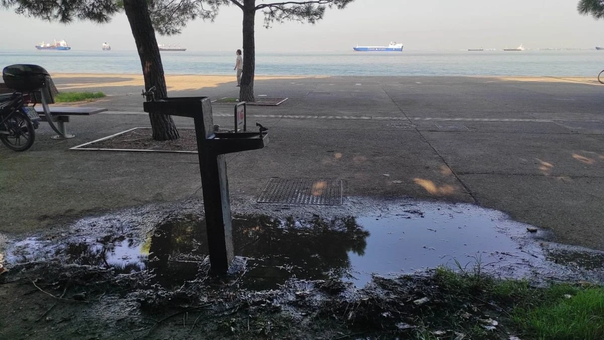 vryses-xalasmenes-nea-paralia.jpg