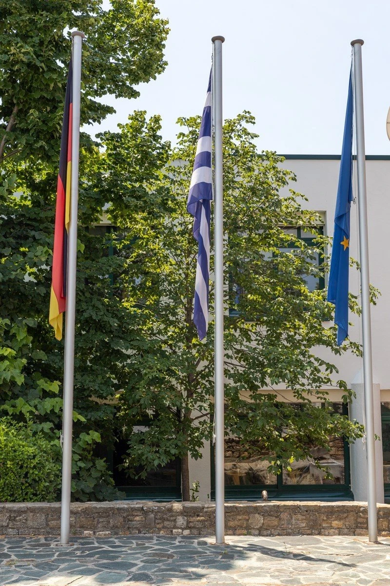 germaniki-scholi-2.jpg
