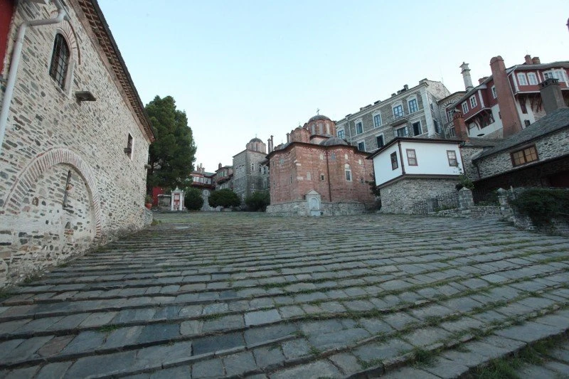 karies-agio-oros.jpg