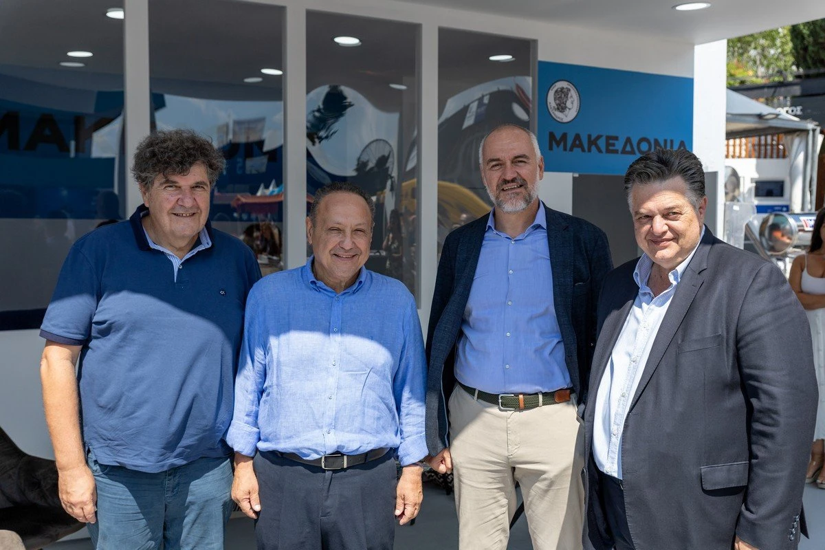 periptero-aggeloudis-bikas-savvakis.jpeg