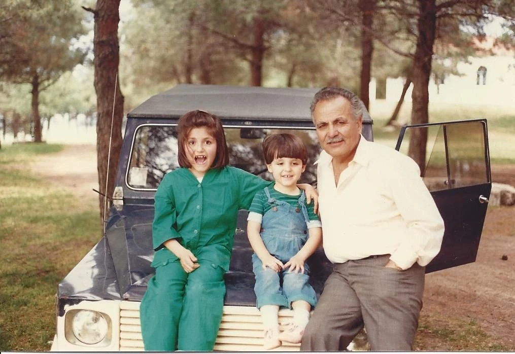 dermentzopoulou-proinos-kafes-me-pappou-ki-aderfo-stis-kastanies.JPG