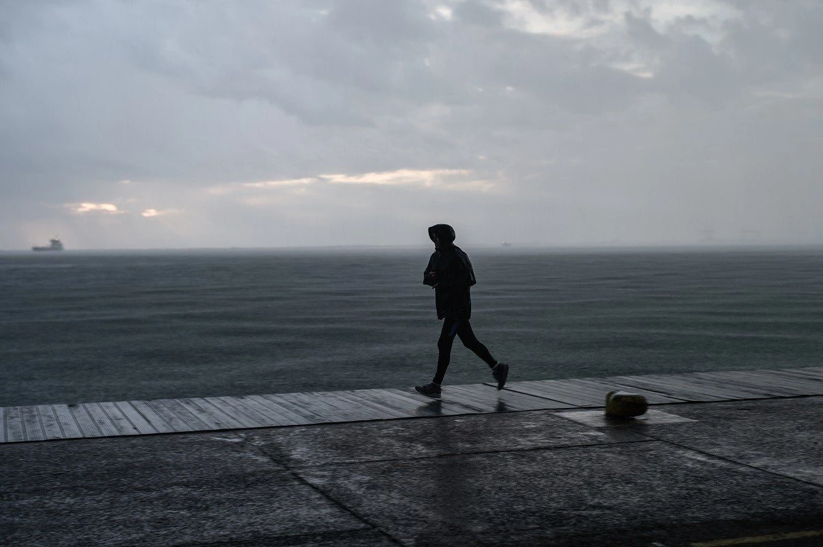 thessaloniki-vroxi-nea-paralia.jpg